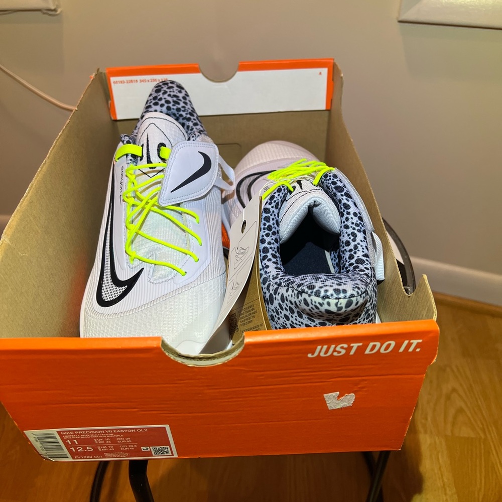 Nike Men's Basketball Shoes size 11